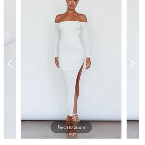 Sentimental Mood Off-Shoulder Midi Dress White × 1
XS